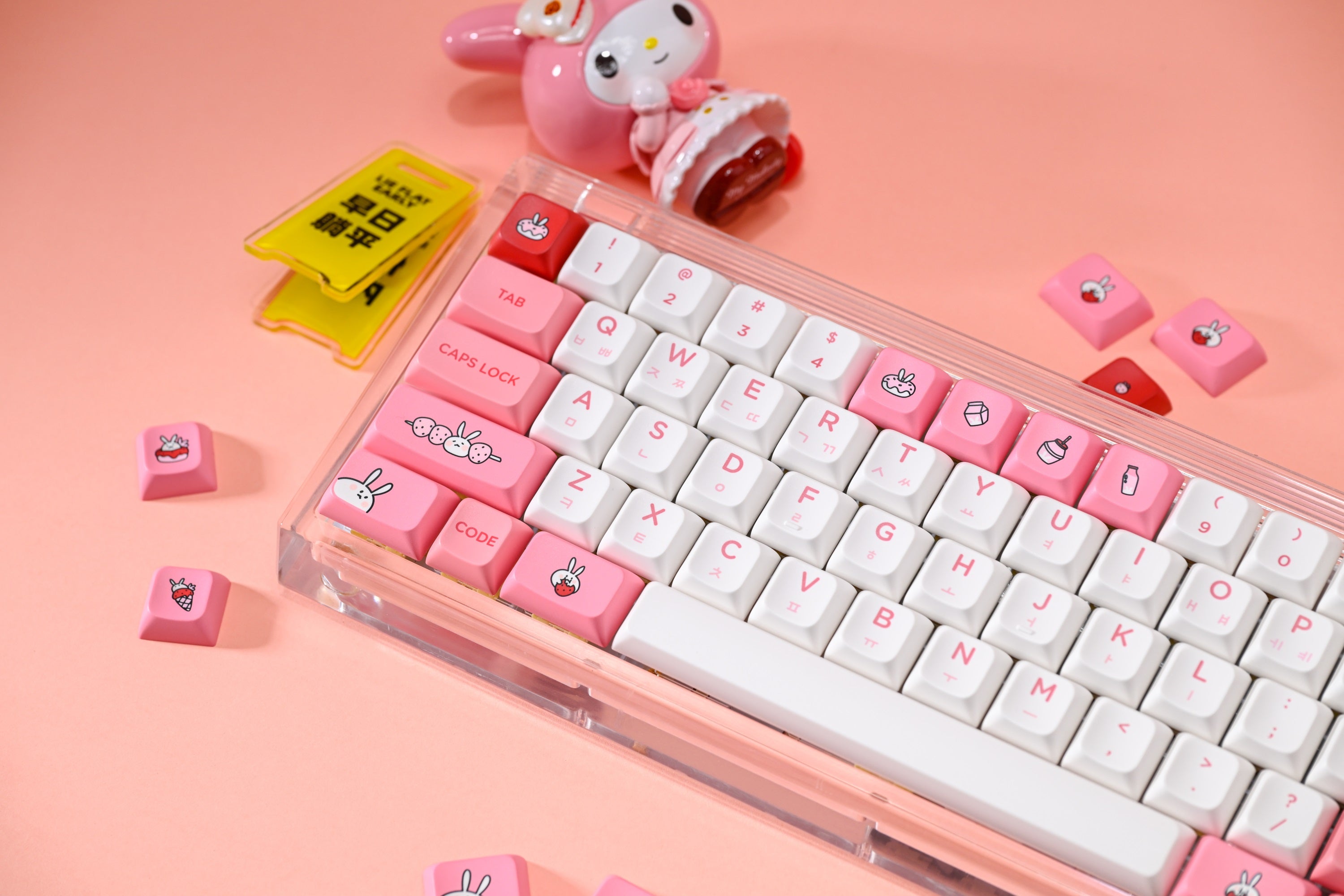 PBS Strawberry Milk Keycaps